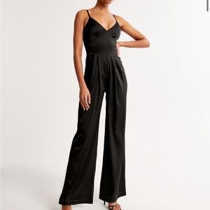 Plunge Satin Jumpsuit from Abercrombie. Black size S.